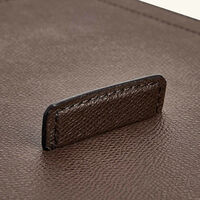 صينية حفظ الأوراق ليوبولد باللون البني (قياس A4) جيوبانيارا صينية حفظ الأوراق ليوبولد باللون البني قياس a4