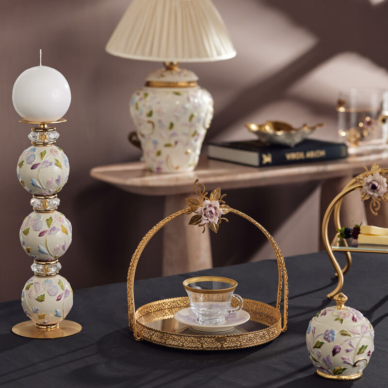 سلة الضيافة إكسترافاجانزا باللون الذهبي فيلاري سلة الضيافة إكسترافاجانزا باللون الذهبي