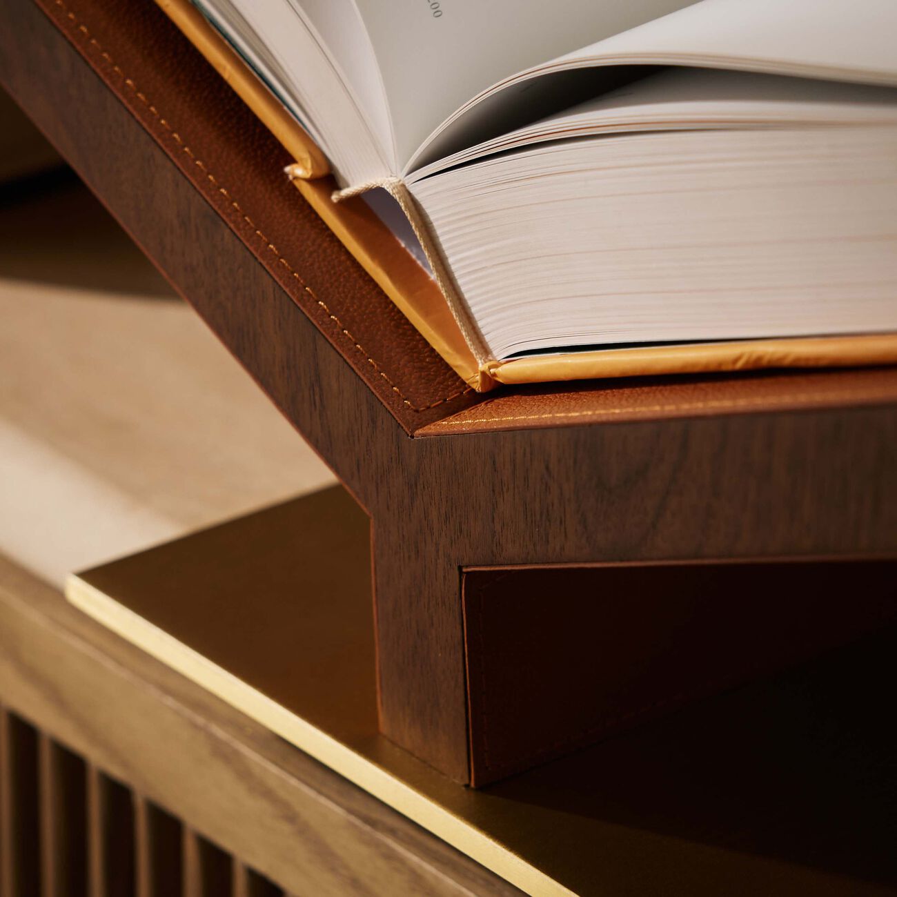 Collector Ultimate Bookstand Camel assouline collector ultimate bookstand camel