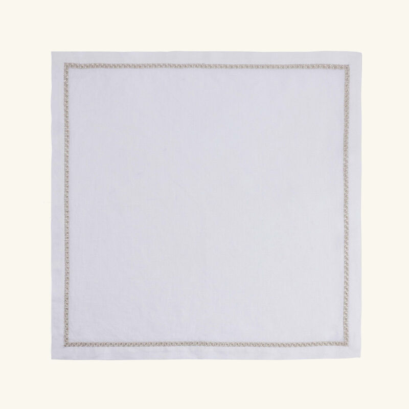 كاترين دينوال منديل روزلي باللون الفضي