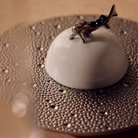 برناردو طبق الضيافة إكيوم دائري باللون الفضي 18 سم