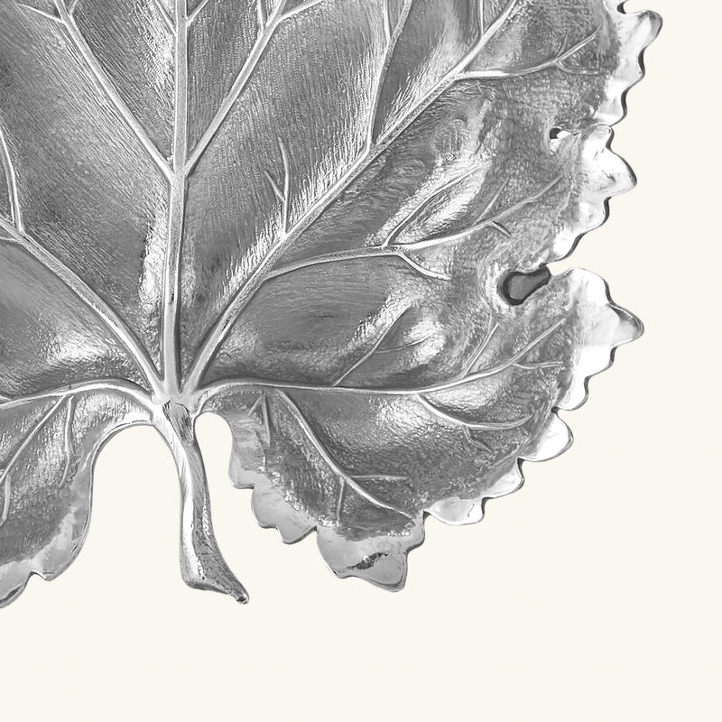 وعاء على شكل ورقة العنب فضي بحجم متوسط بوتشيلاتي وعاء على شكل ورقة العنب فضي بحجم متوسط