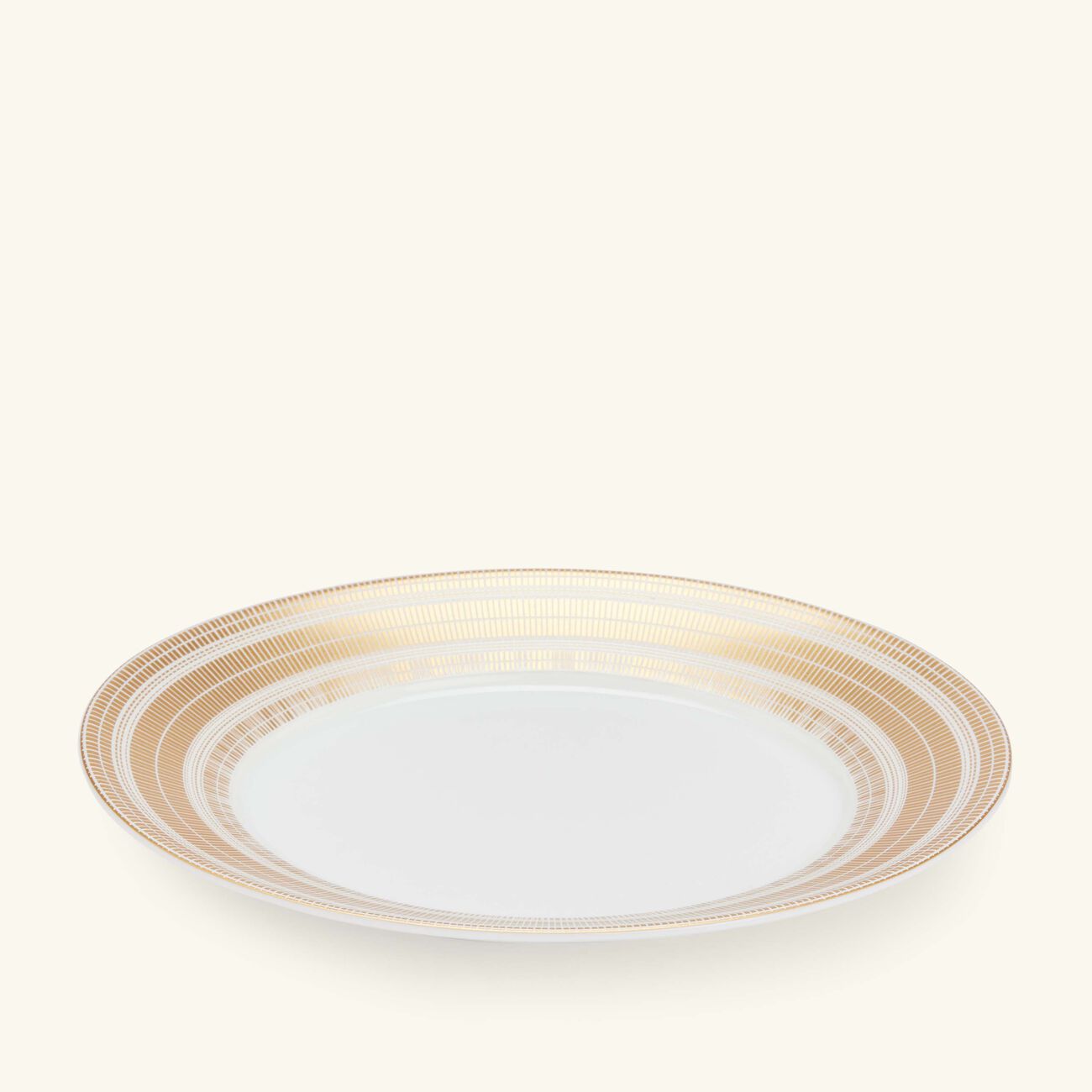 برناردو طبق الضيافة كانيس بيضاوي باللون الذهبي