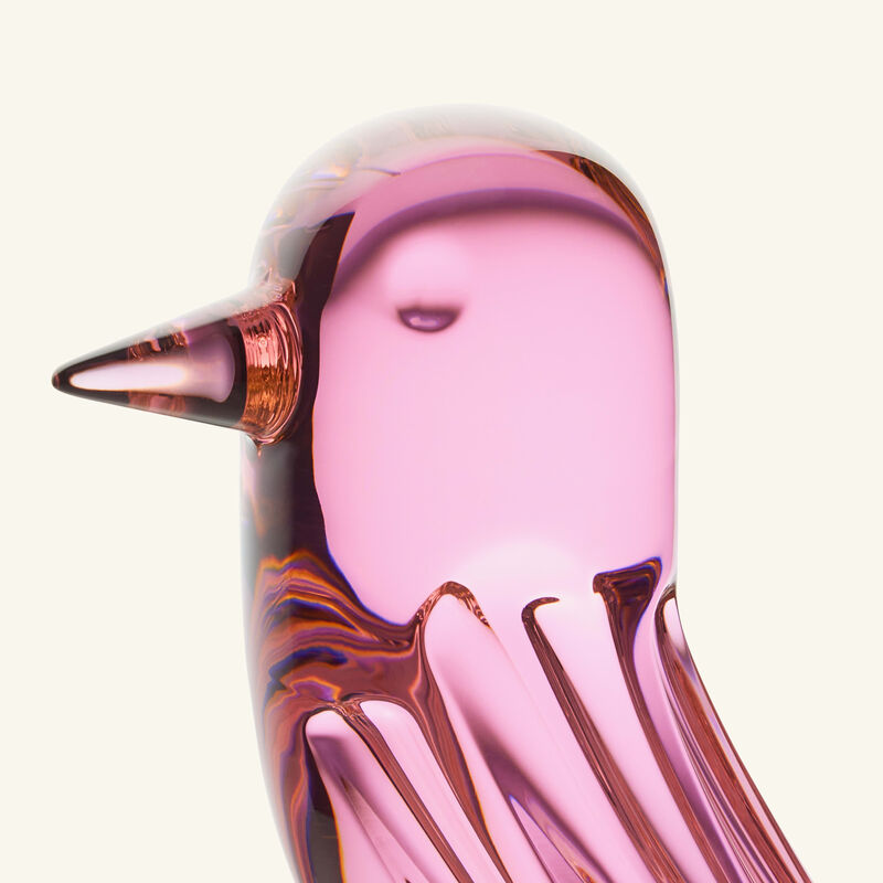 باكارا منحوتة فاوناكريستوبوليس على شكل طائر صغير جدًا وردي