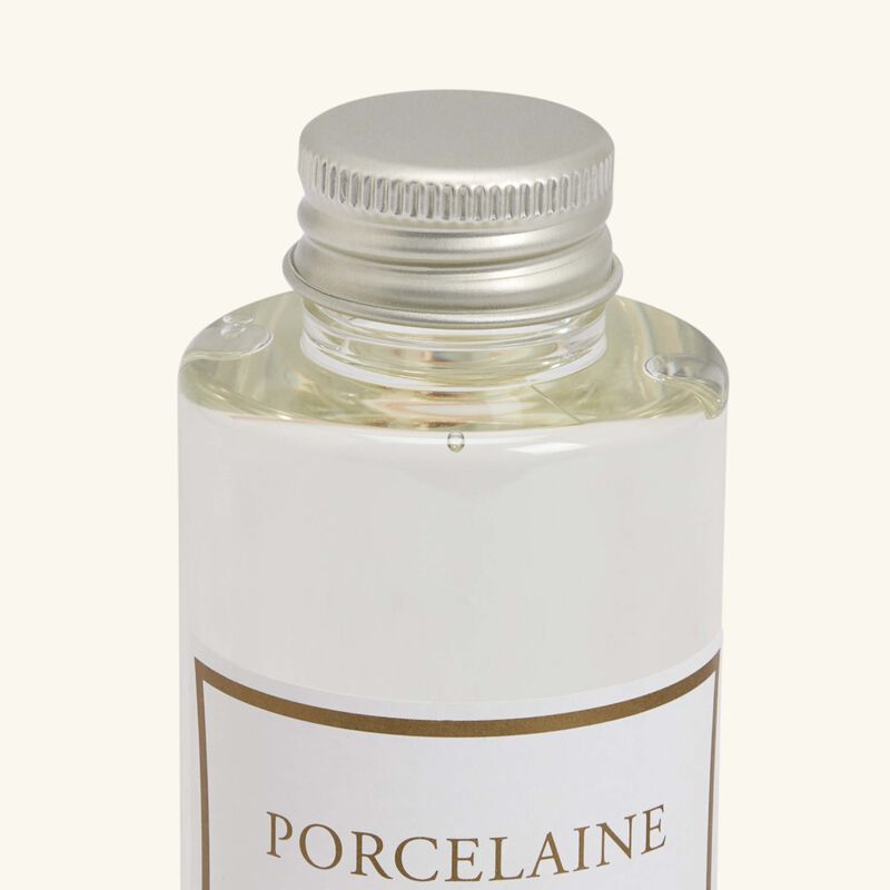 برناردو زجاجة بورلسينية لإعادة ملء موزع العطر مع أعواد من الروطان