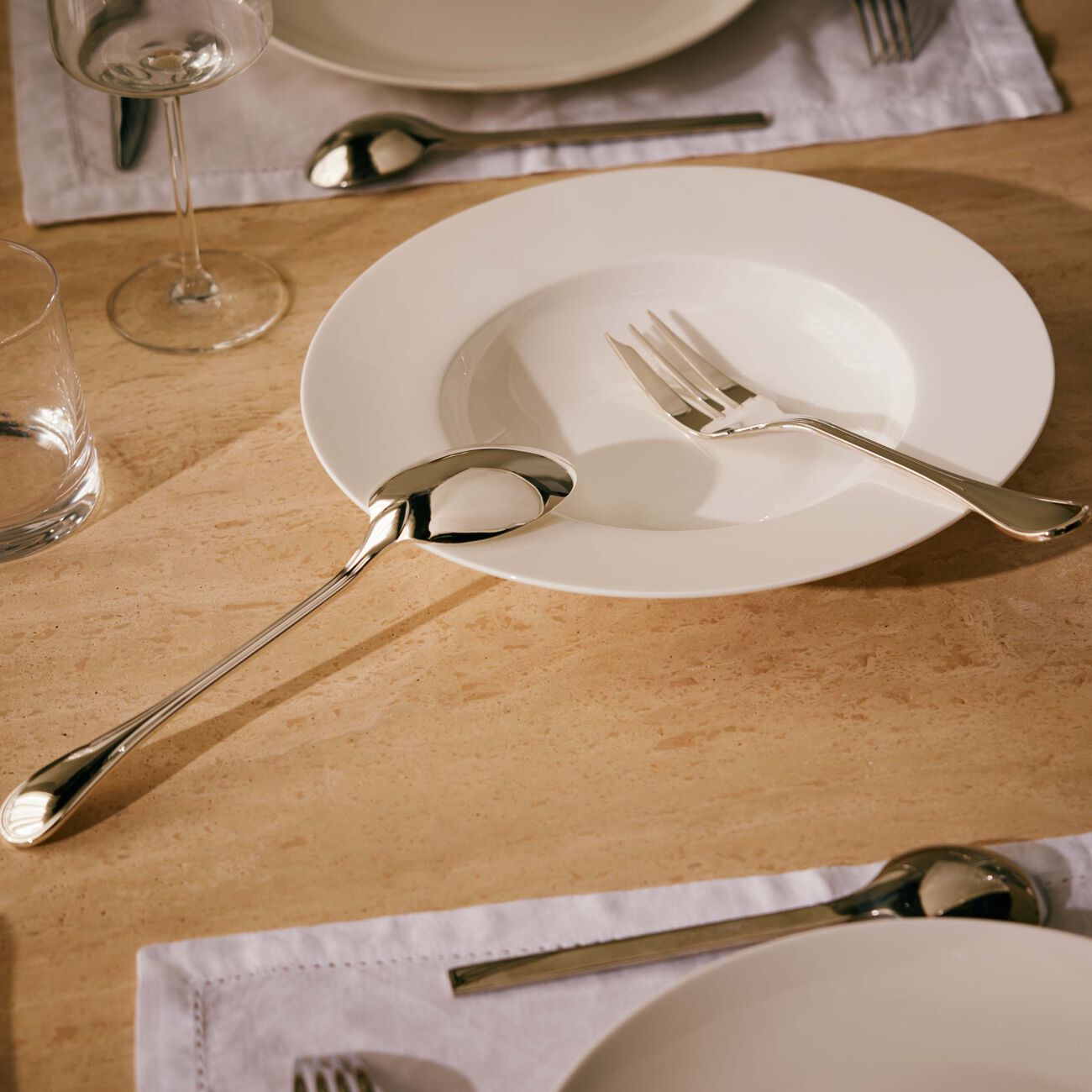 كريستوفل طقم آلبي للتقديم مطلي بالفضة مع علبة هدايا