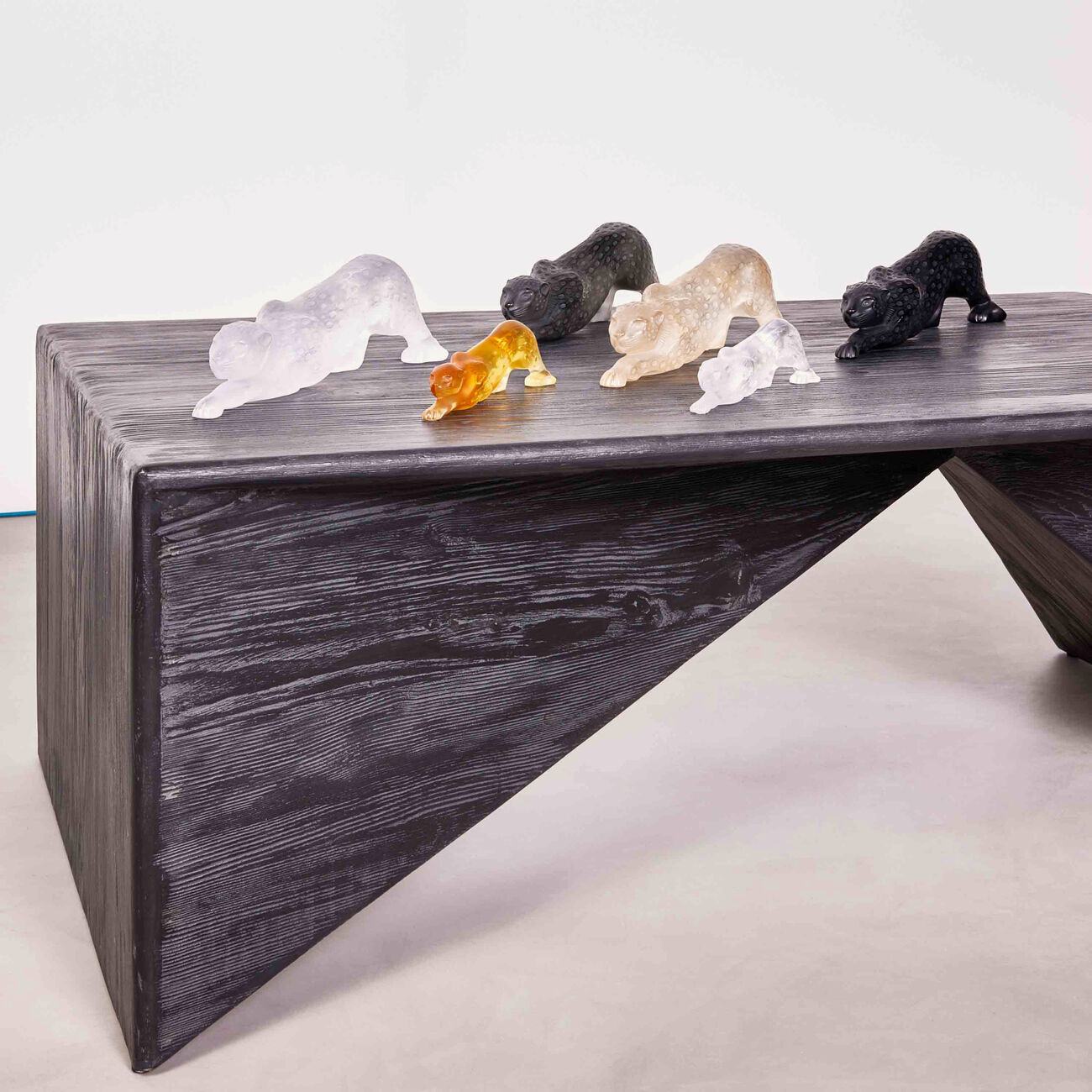 لاليك منحوتة زيلا بانتر صغيرة سوداء