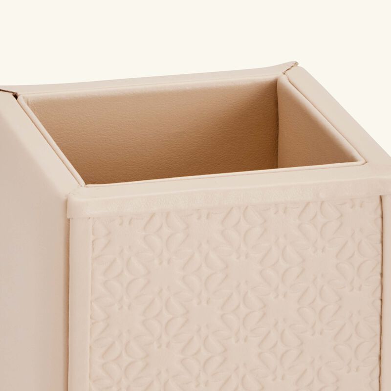 جيوبانيارا حامل أقلام إيلي صعب مونوغرام تورون باللون البيج