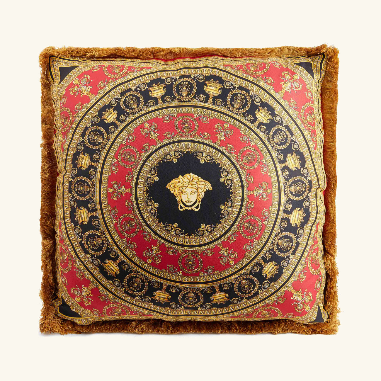 فيرساتشي وسادة آي لاف باروك