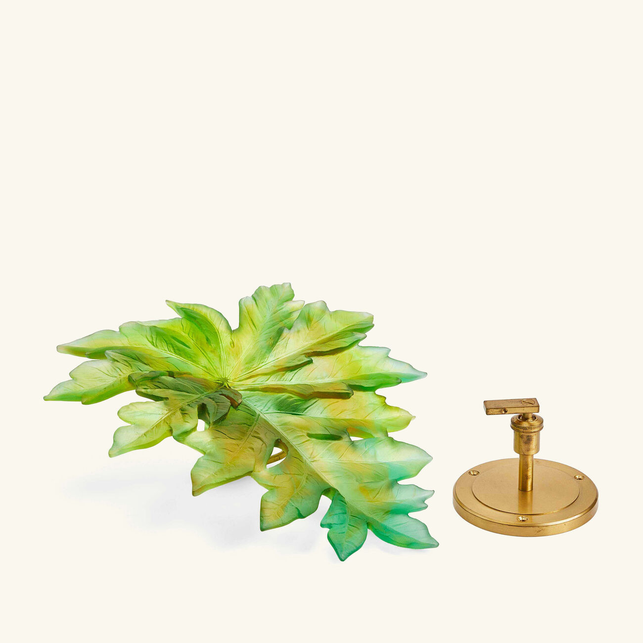 دوم منحوتة بورنيو الجدارية الكبيرة على شكل ورقة شجر خضراء