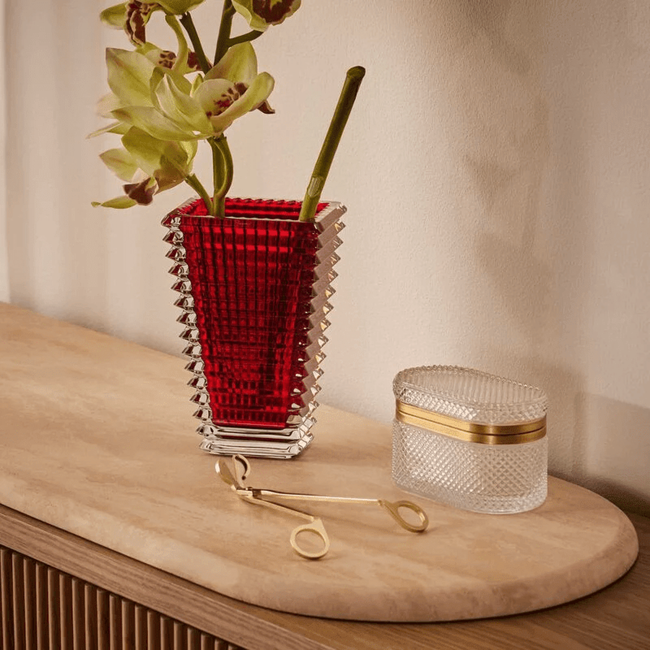 baccarat eye vase rectangular small red