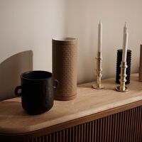 جيوبانيارا مزهرية إيلي صعب موتون مستديرة كبيرة باللون البيج