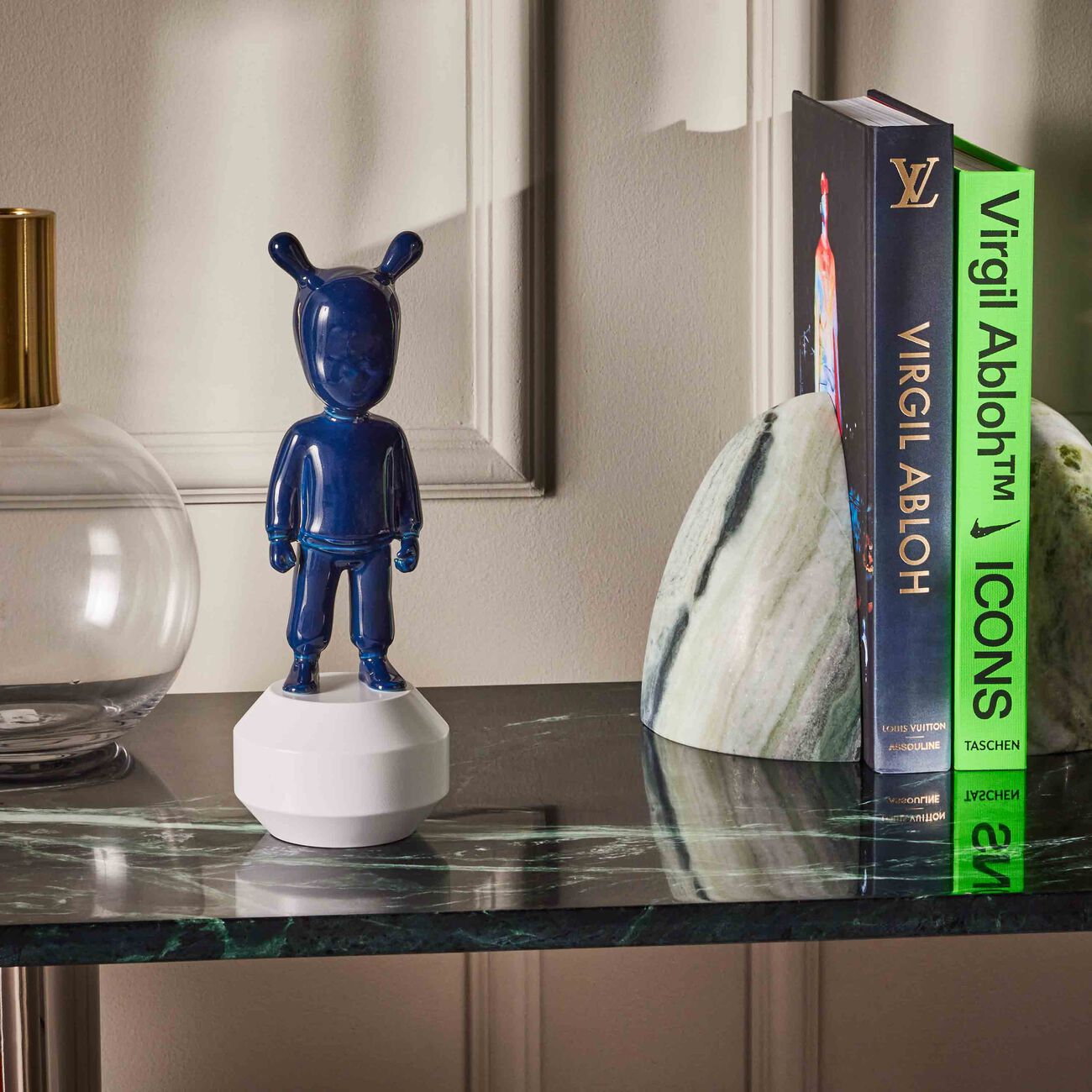 لادرو منحوتة ذا غيست صغيرة زرقاء