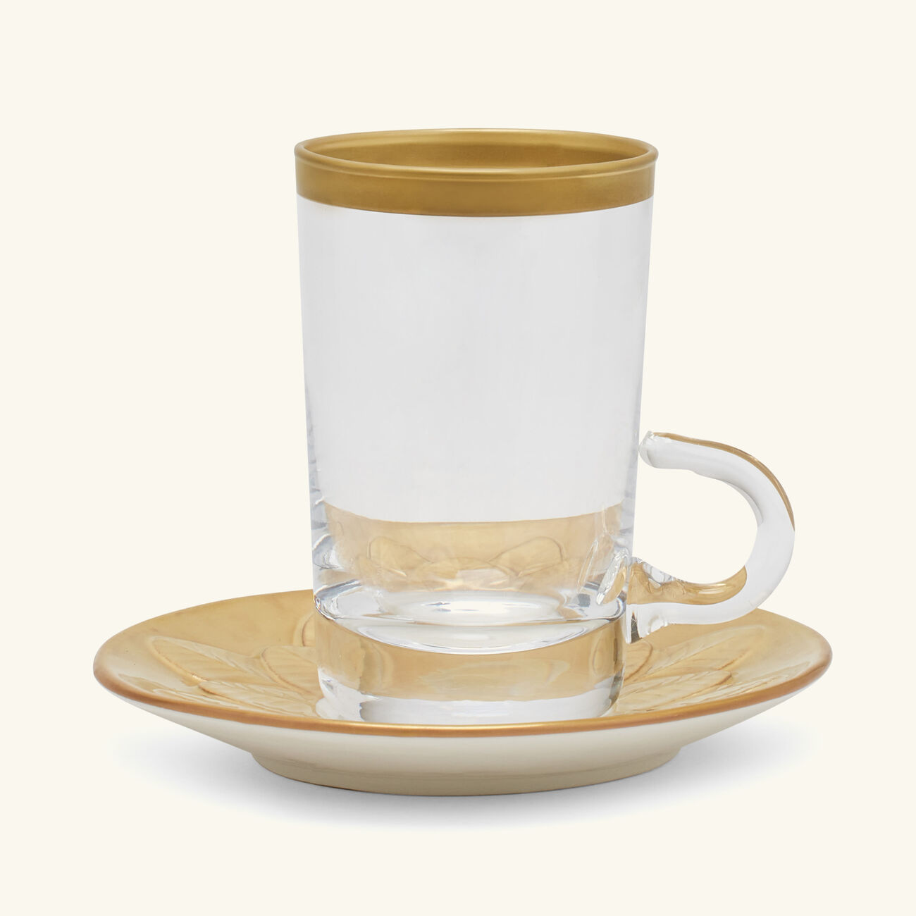 فيلاري فنجان الشاي بيكوك مع صحنه باللون الذهبي