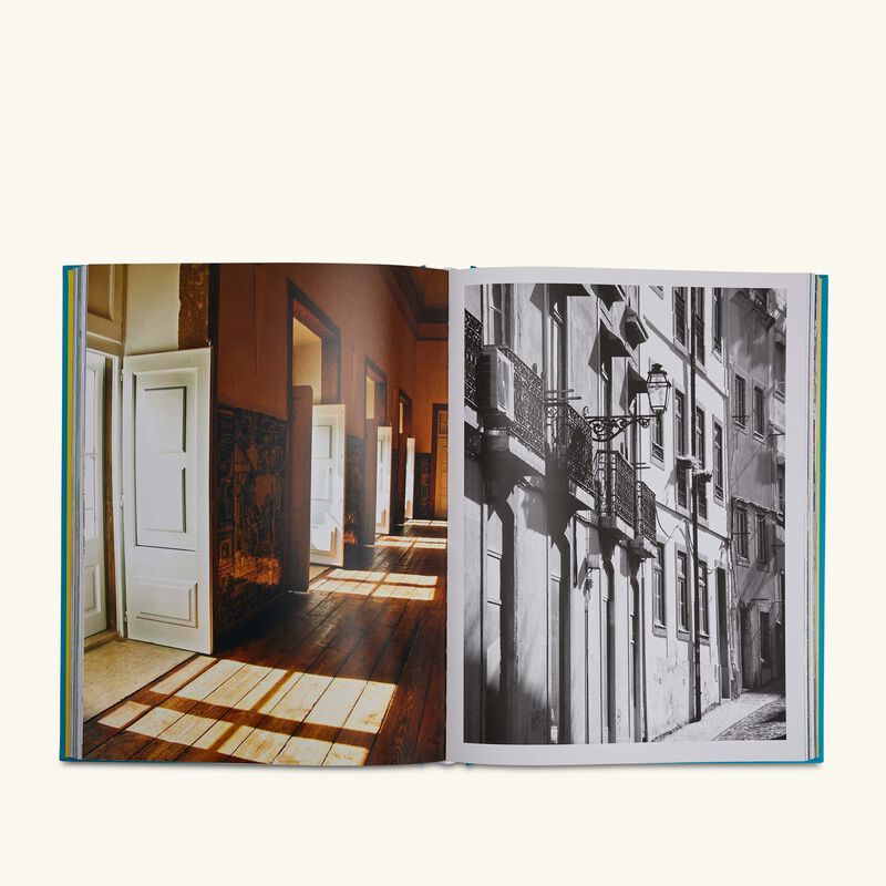 Chic Stays Conde Nast Traveller's Favorite People On Their Favorite Place Book 33x25cm assouline chic stays conde nast traveller s favorite people on their favorite place book 33x25cm