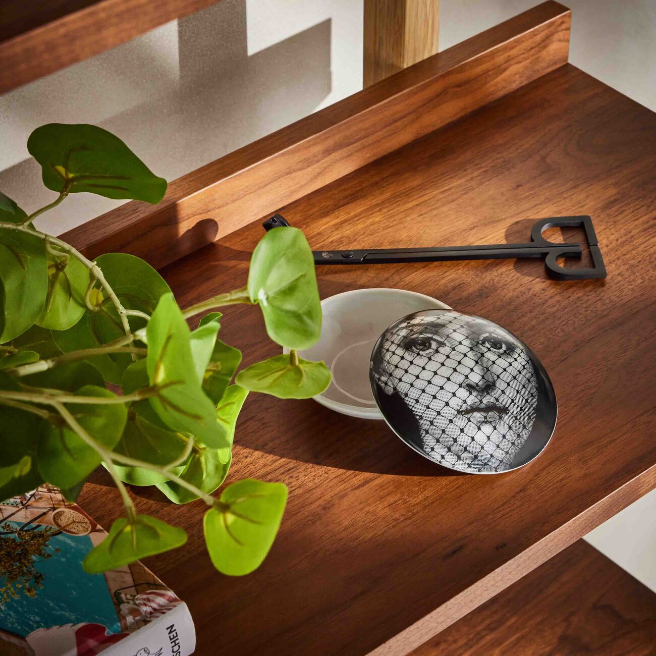 Tema e Variazioni no.78 Round Box fornasetti tema e variazioni no 78 round box