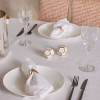 لوبجيه طقم بنتاجون مؤلف من مرشتين للتوابل أبيض