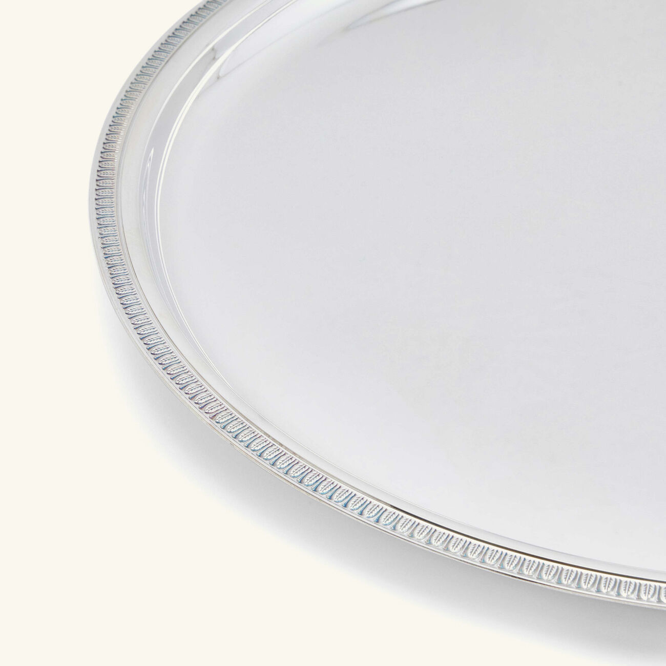 صينية الضيافة مالميزون دائرية كبيرة مطلية بالفضة كريستوفل صينية الضيافة مالميزون دائرية كبيرة مطلية بالفضة