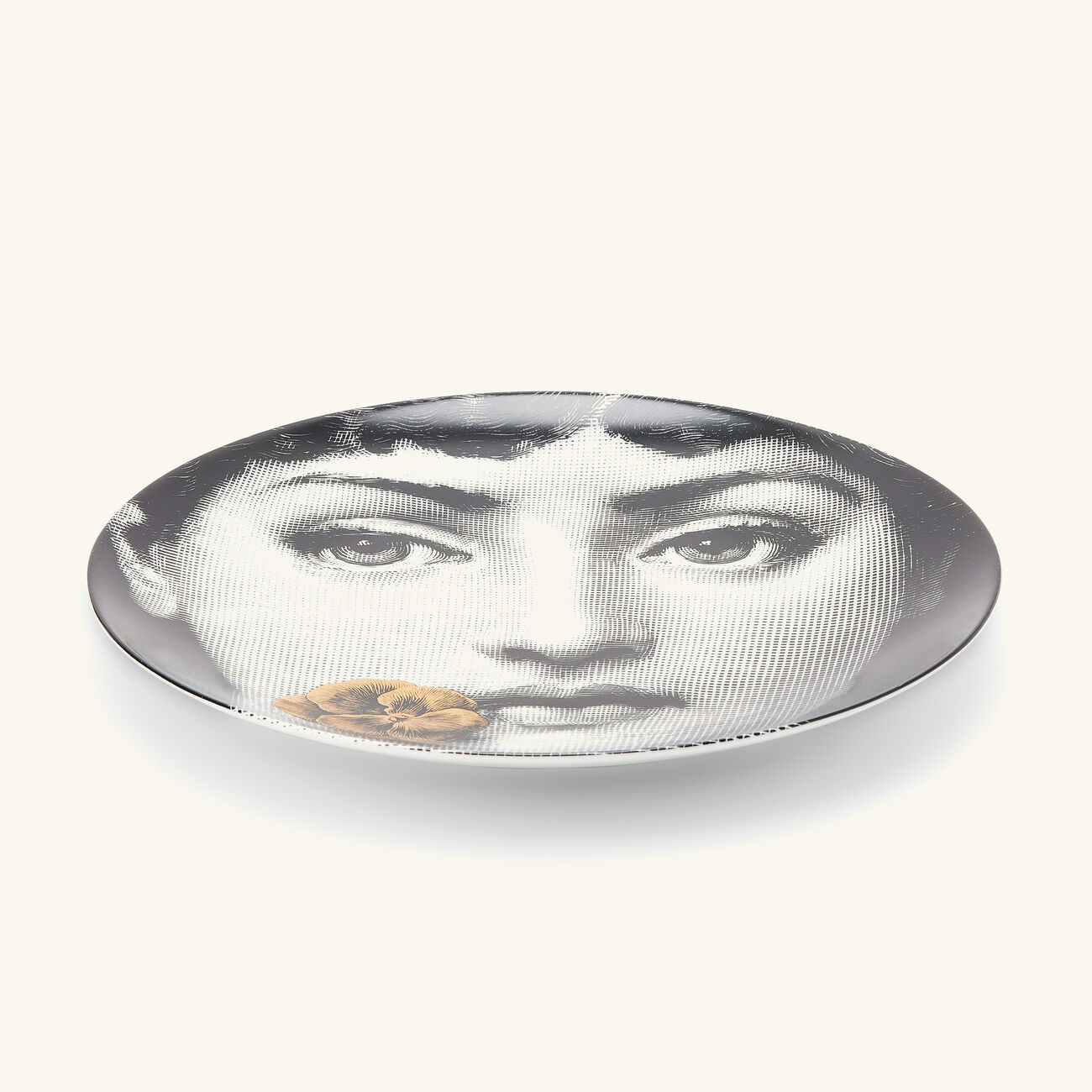 فورناسيتي طبق تزيين الجدار تيما إي فاريازيوني 137 باللون الأصفر