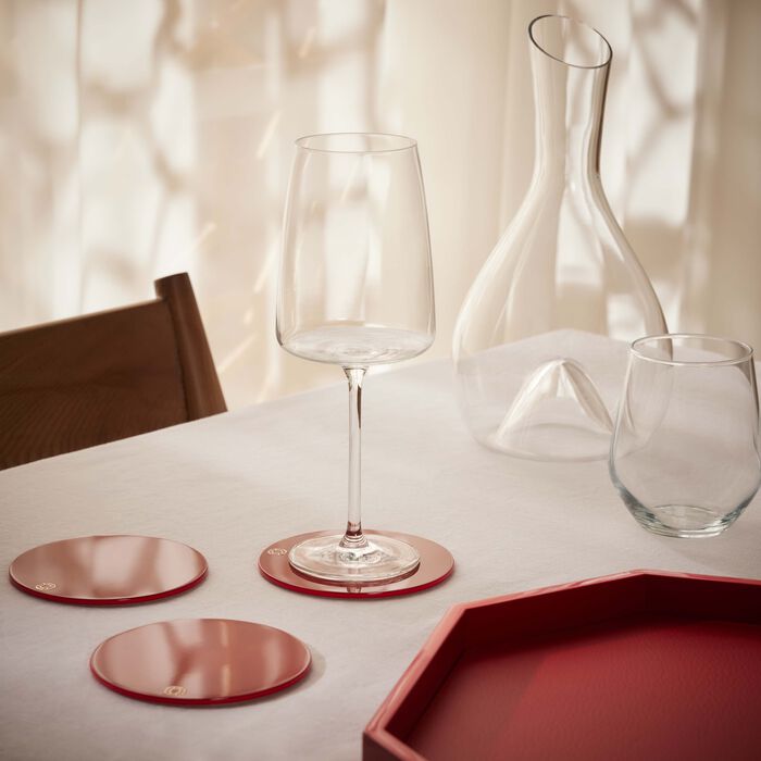 باكارا مجموعة أوكتوجون من 4 قواعد أكواب باللون الأحمر