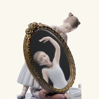 لادرو منحوتة ما بيرفكت بوز على شكل راقصة باليه صغيرة بيضاء