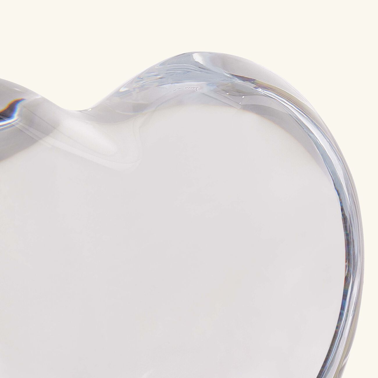 باكارا منحوتة كور آمور صغيرة شفافة