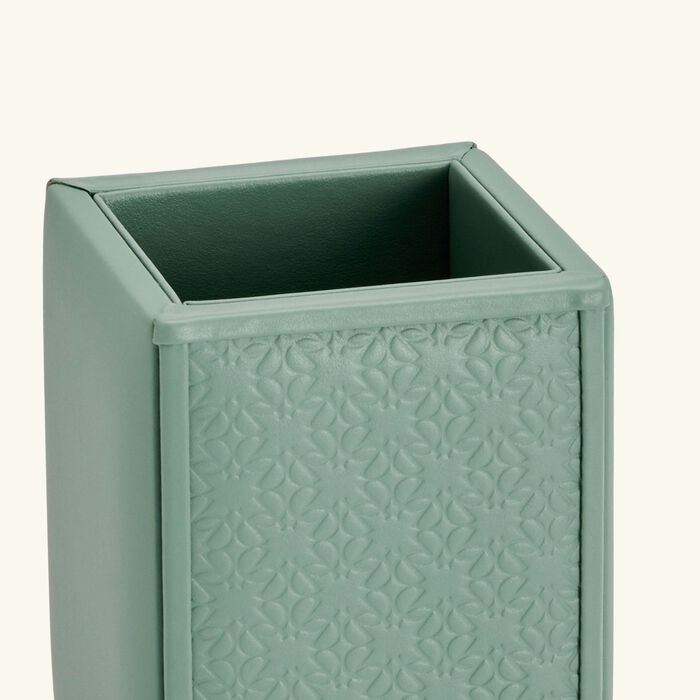 جيوبانيارا حامل أقلام إيلي صعب مونوغرام أجاتا باللون الأخضر