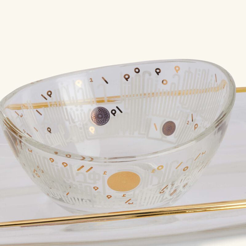 دملاج طقم حياة المؤلف من 3 أوعية للضيافة مع صينية باللون الذهبي