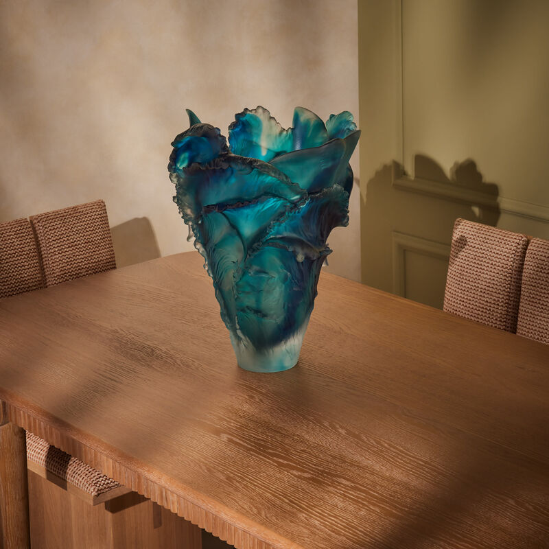 دوم مزهرية مايا رايز ماغنوم كبيرة زرقاء بإصدار محدود