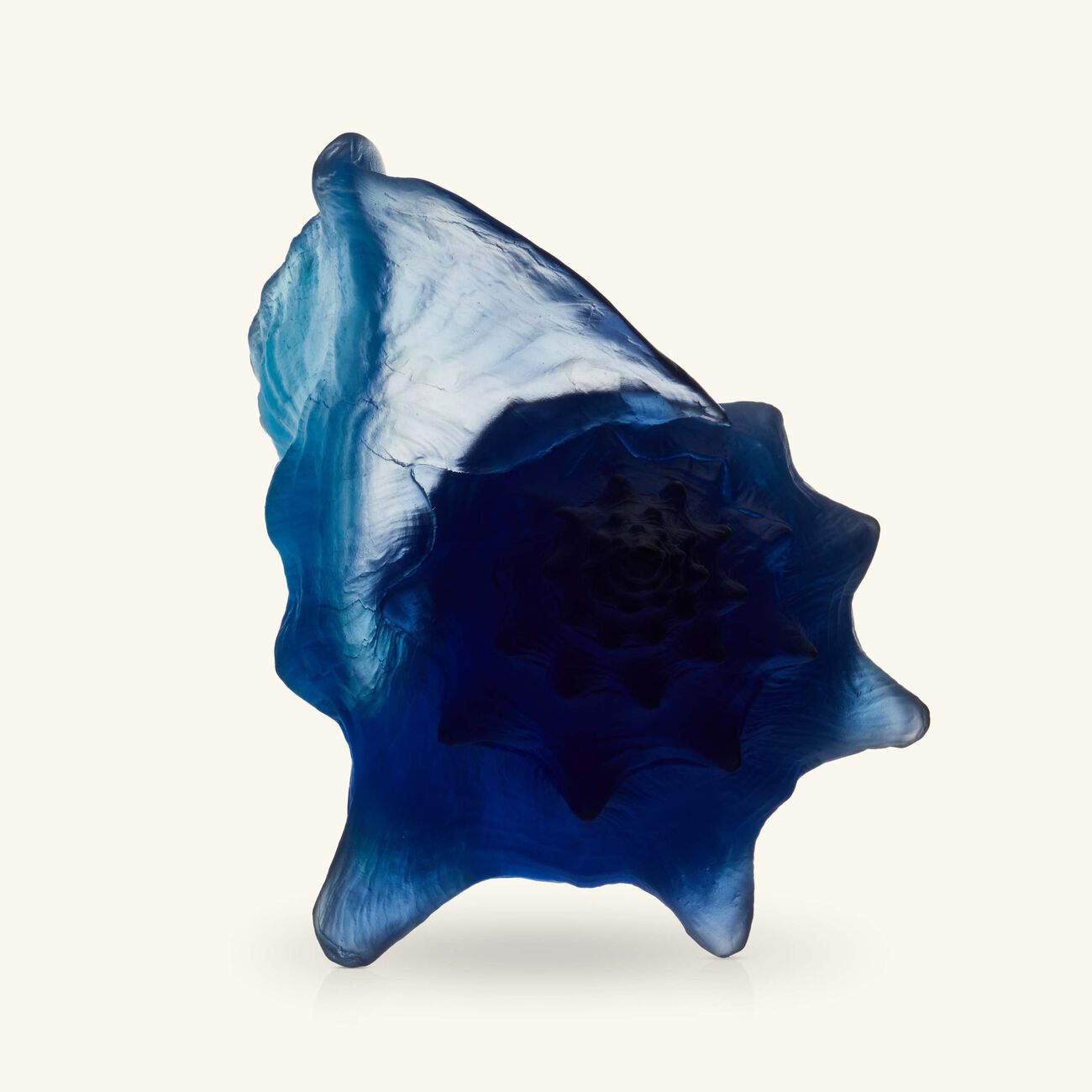 Mer de Corail Conch Shell Figurine Small Blue daum mer de corail conch shell figurine small blue