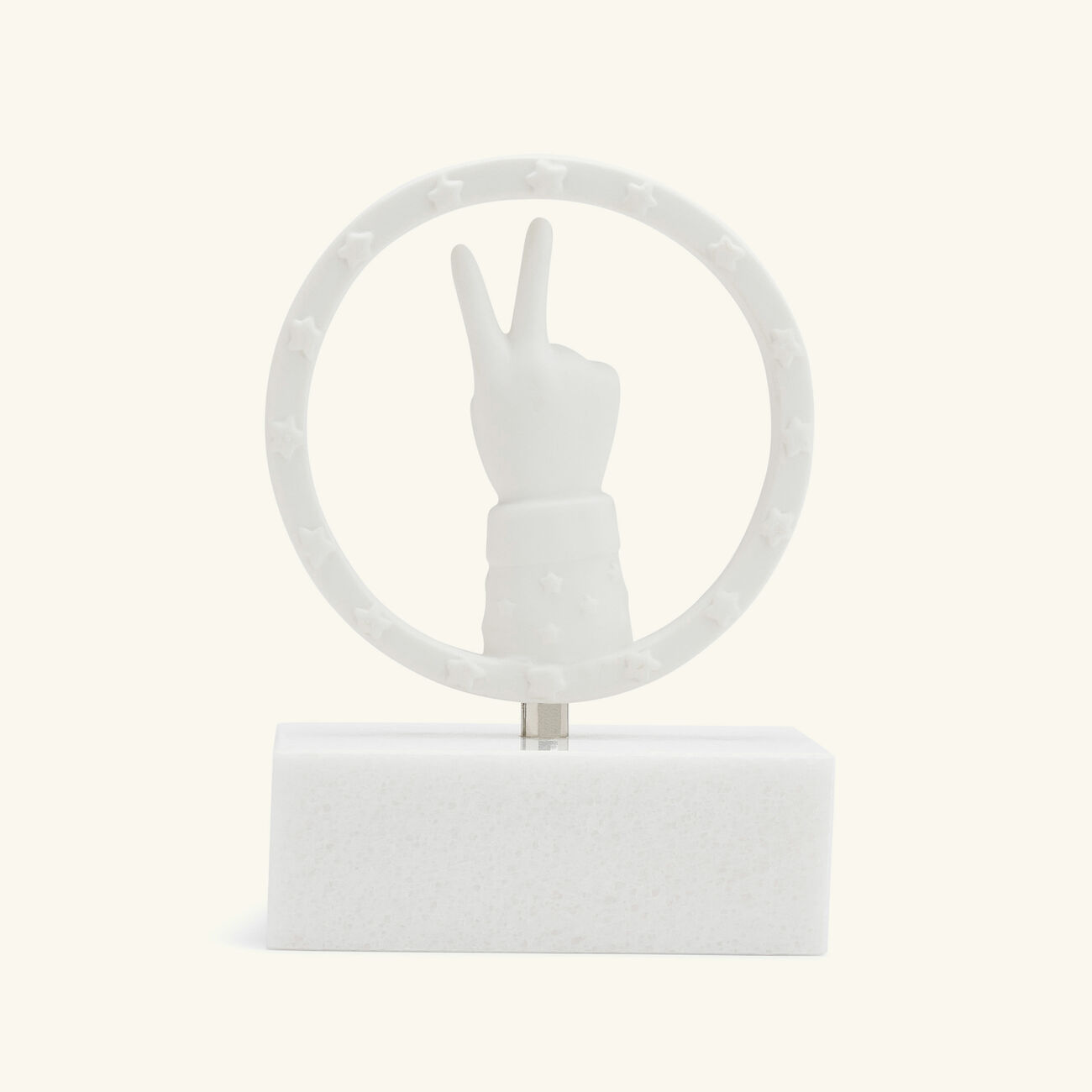 جوناثان أدلر مجموعة مساند الكتب بيس باللون الأبيض