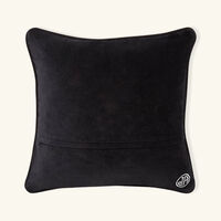 وسادة ميسز نيدلبوينت جوناثان أدلر وسادة ميسز نيدلبوينت