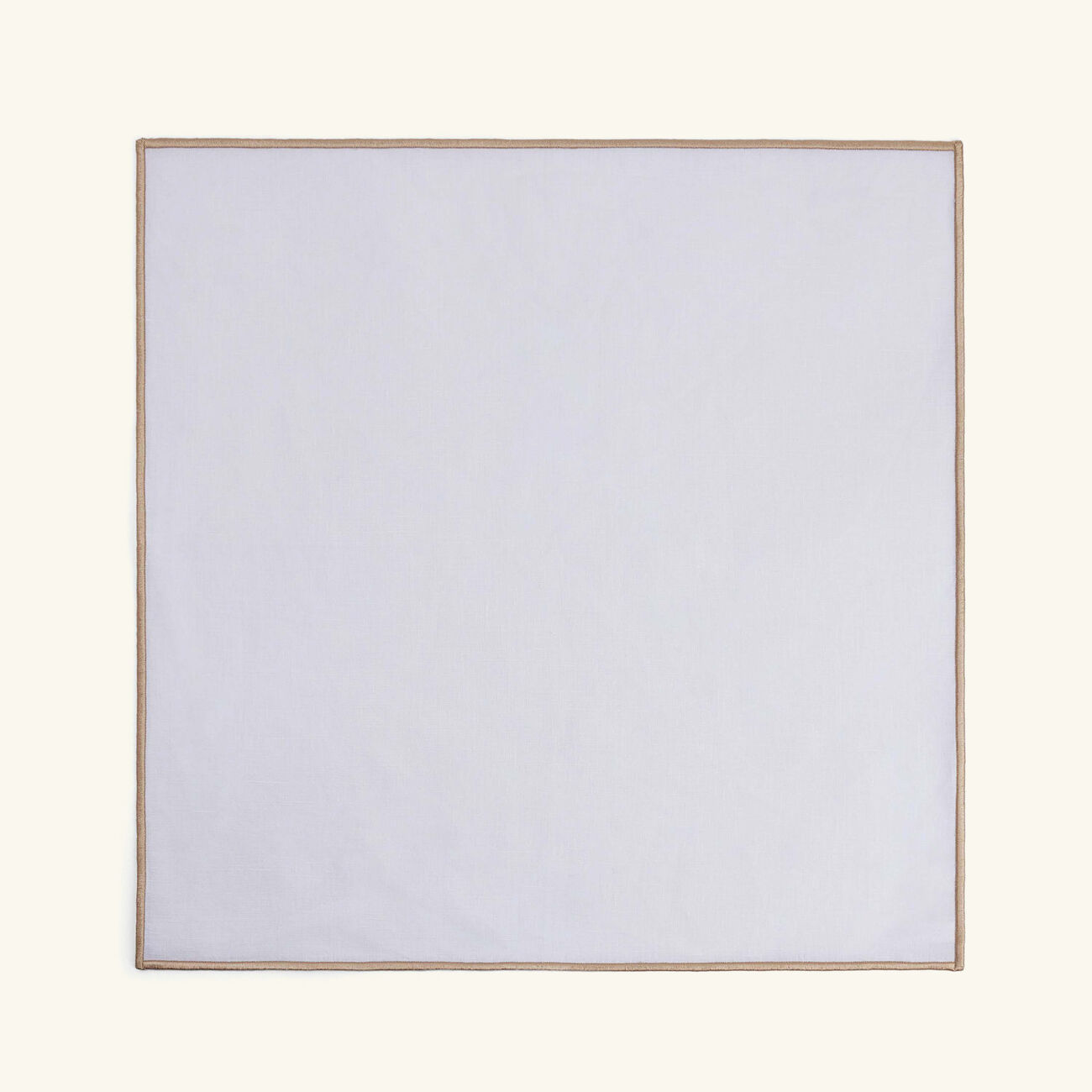 كاترين دينوال منديل بوهو باللون الذهبي