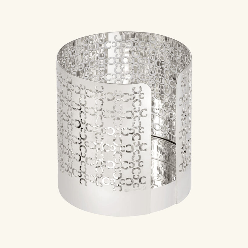 حامل الشموع آيكونك باللون الفضي كريستوفل حامل الشموع آيكونك باللون الفضي