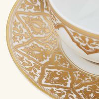 برناردو فنجان الشاي فينيس مع صحنه باللون الذهبي