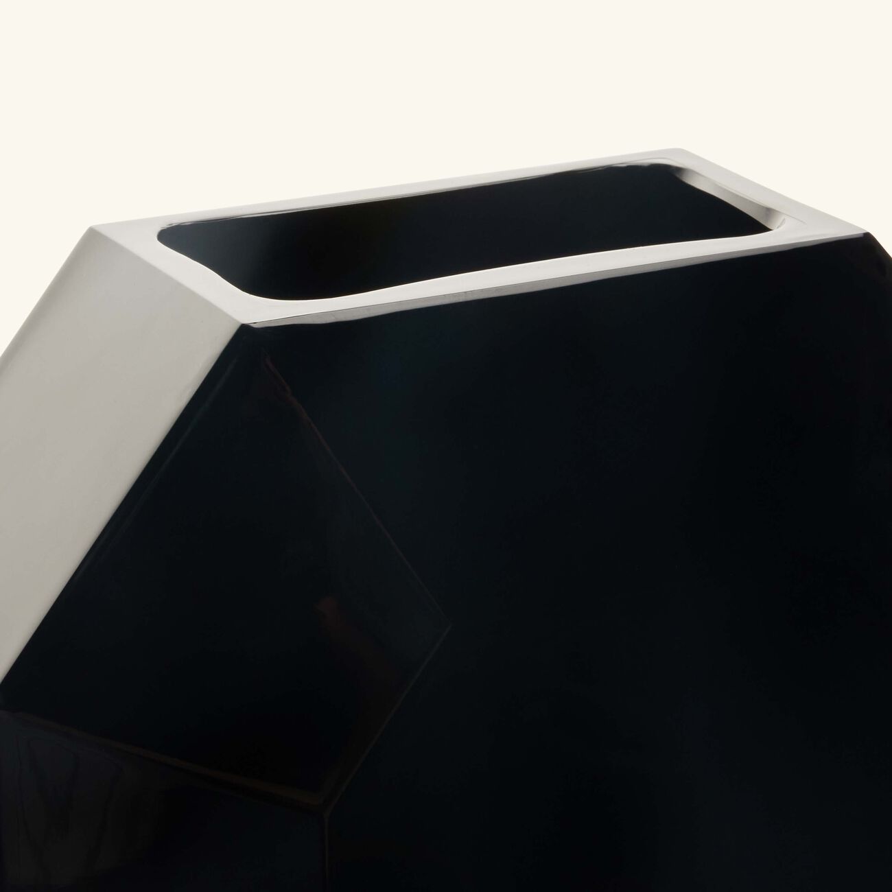 Octogone Vase Small Black baccarat octogone vase small black