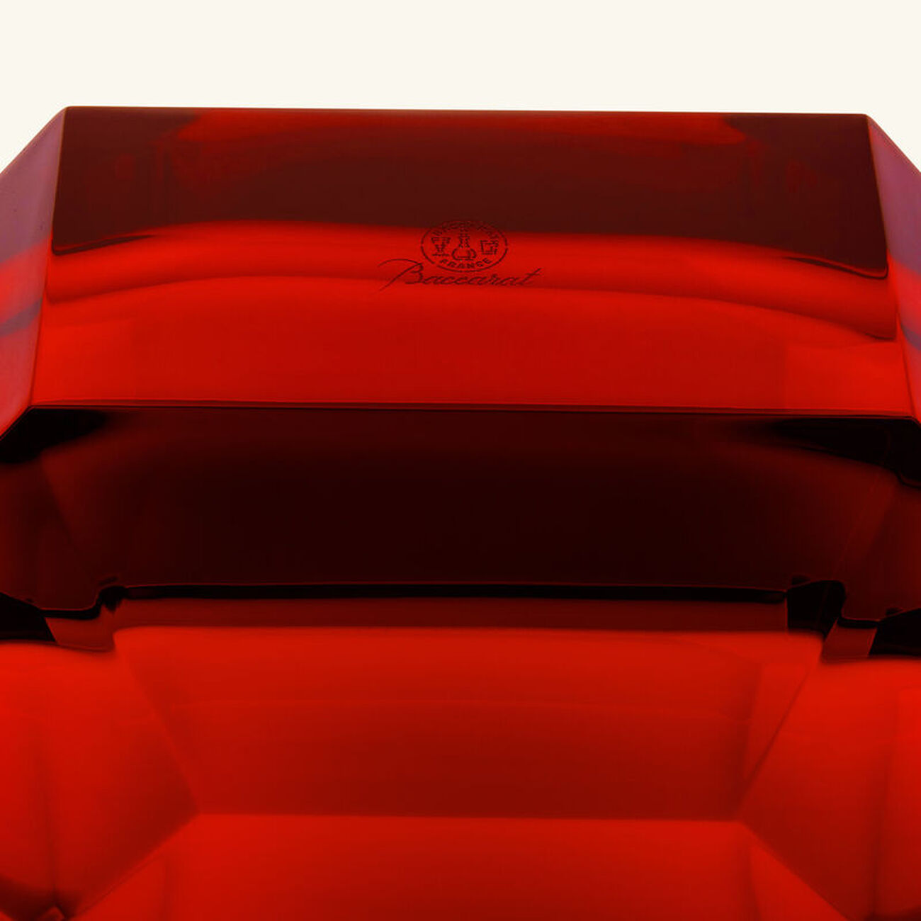 baccarat octogone vase small red