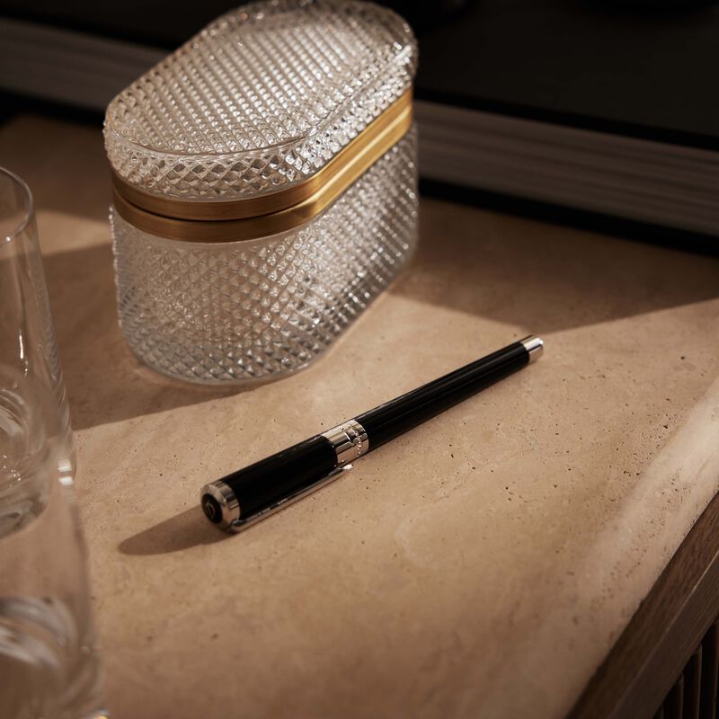 اس تي دوبون قلم الحبر السائل  رولربول  ليبرتي باللون الأسود