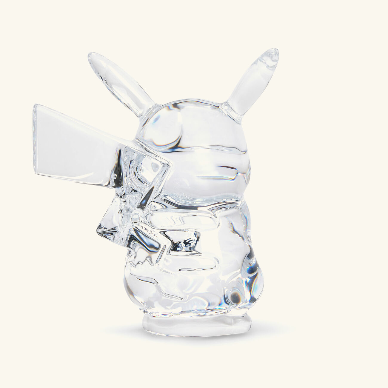 باكارا منحوتة صغيرة جدًا على شكل البوكيمون بيكاتشو شفافة