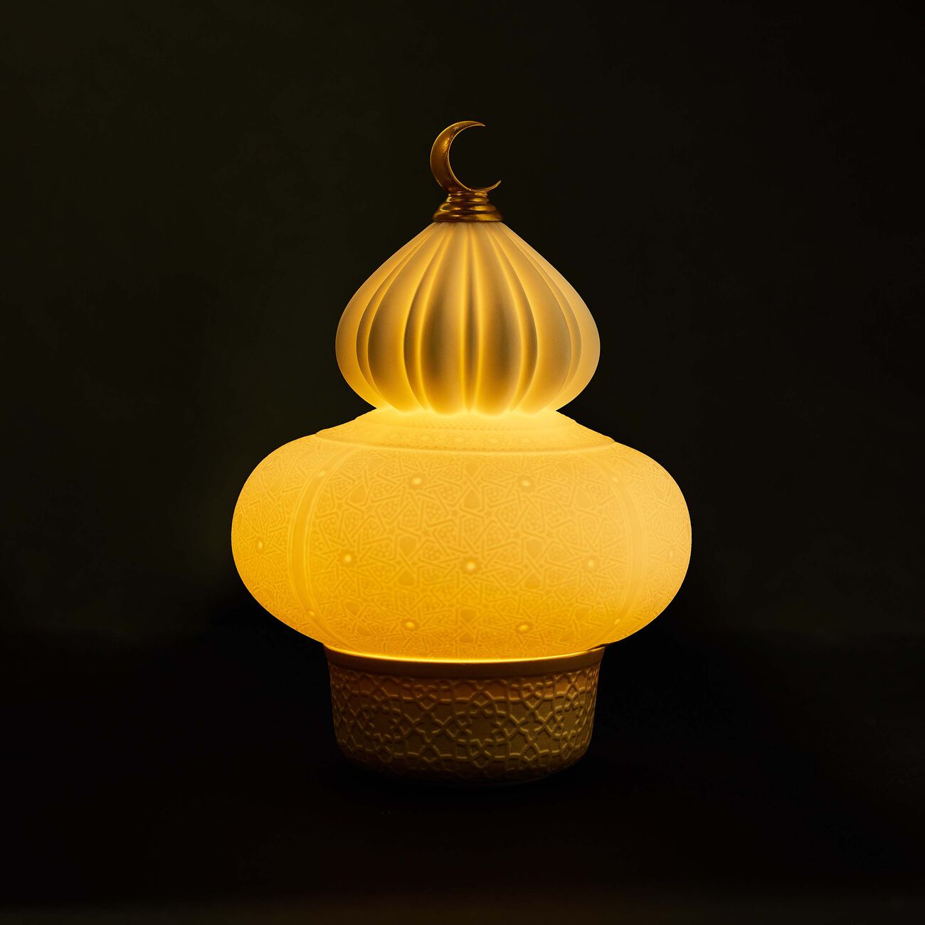 لادرو مصباح ماجستيك نايتس دون سلك باللون الأبيض