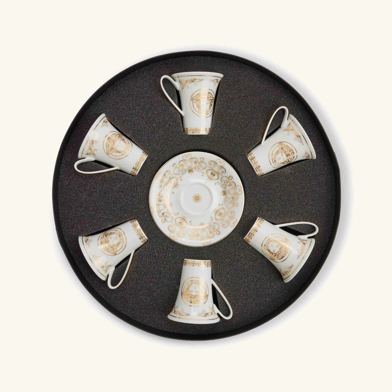 فيرساتشي طقم ميدوزا جالا مؤلف من 6 فناجين للقهوة مع صحونها باللون الأبيض