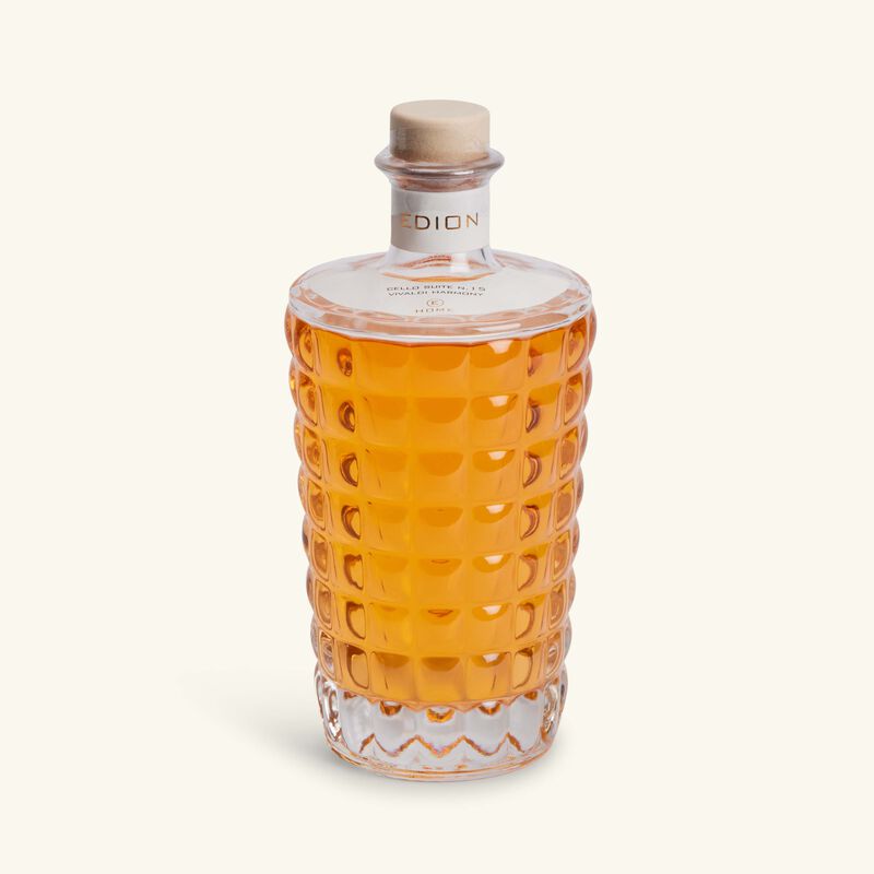 طقم تشيلو سويت نمبر 15 فيفالدي هارموني بيانكا المؤلف من شمعة عطرية وموزع للعطر إديون طقم تشيلو سويت نمبر 15 فيفالدي هارموني بيانكا المؤلف من شمعة عطرية وموزع للعطر