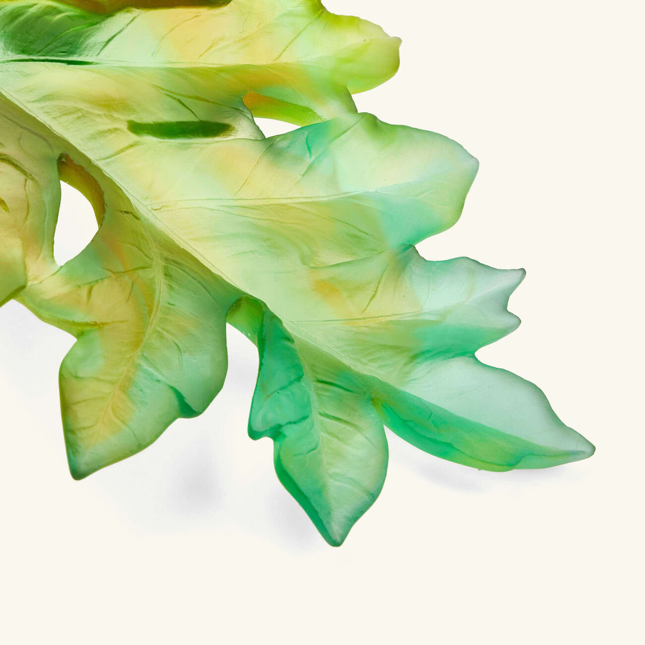 دوم منحوتة بورنيو الجدارية الكبيرة على شكل ورقة شجر خضراء