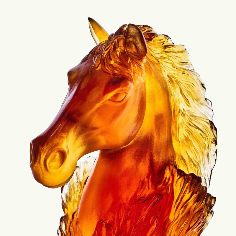 دوم منحوتة حصان الشطرنج كافالكيد باللون البرتقالي  إصدار محدود