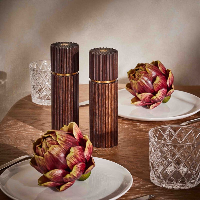 لوبجيه مرشتان للملح والفلفل مصنوعتان من خشب البلوط باللون البني