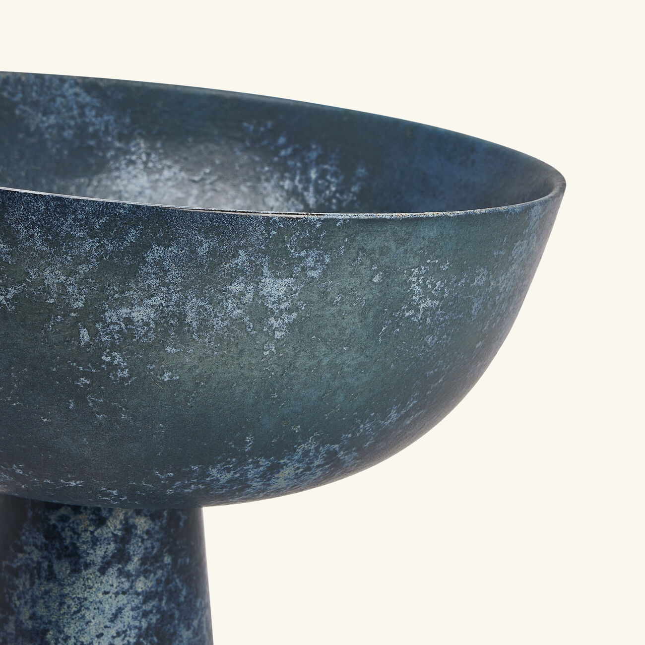 Terra Centerpiece Black l objet terra centerpiece black