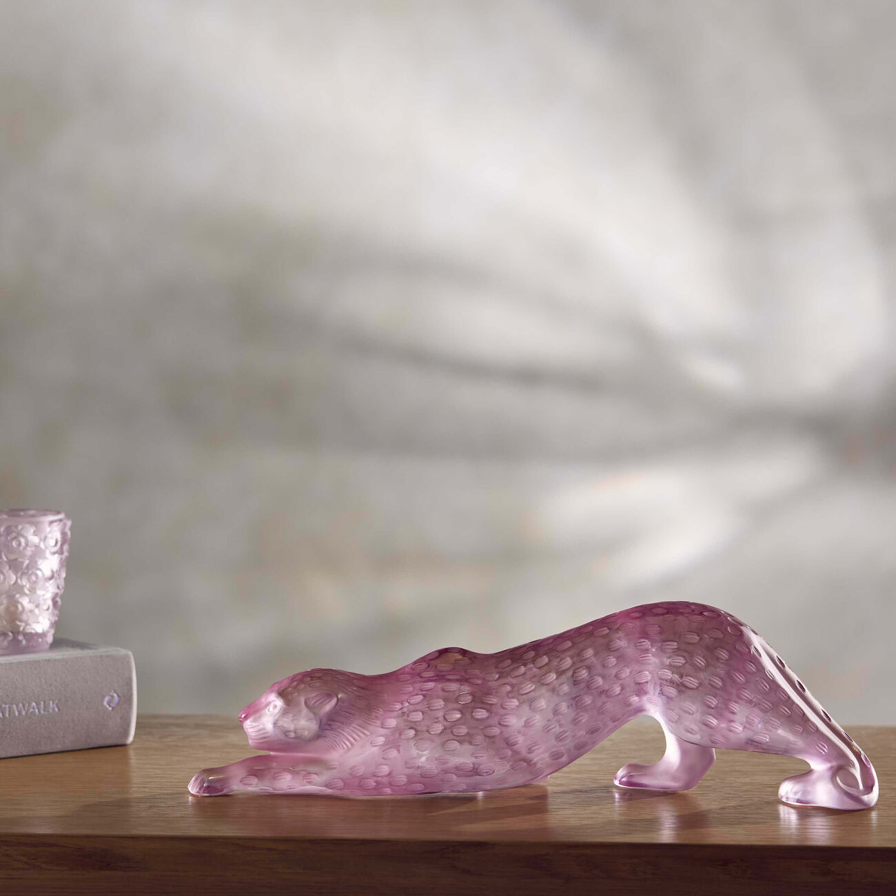 لاليك منحوتة نمر زيلا صغيرة وردية