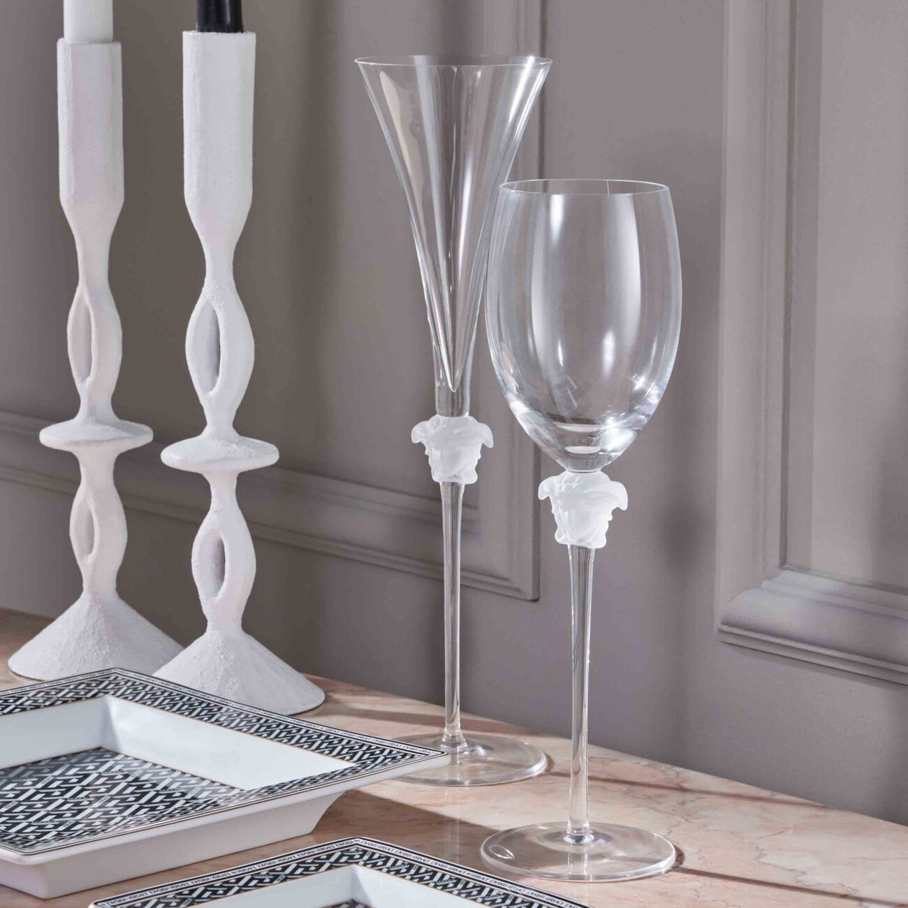 فيرساتشي كأس زجاج ميدوزا لوميير صغير الحجم شفاف