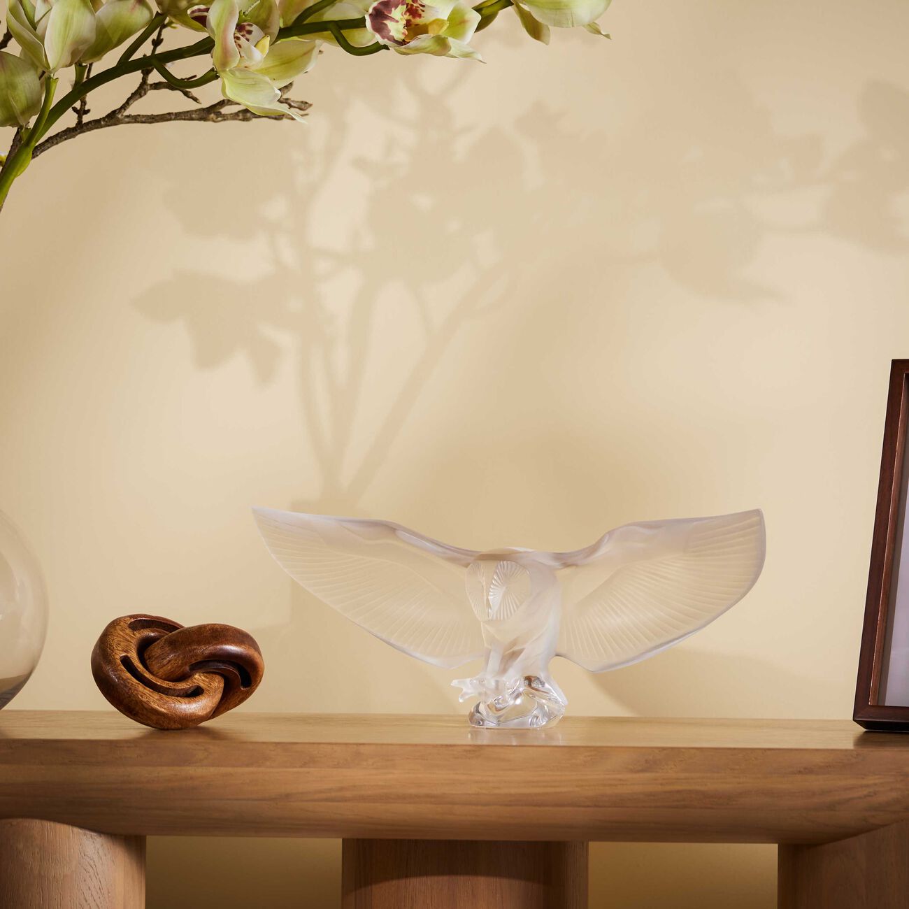 لاليك منحوتة على شكل بومة حظيرة صغيرة شفافة