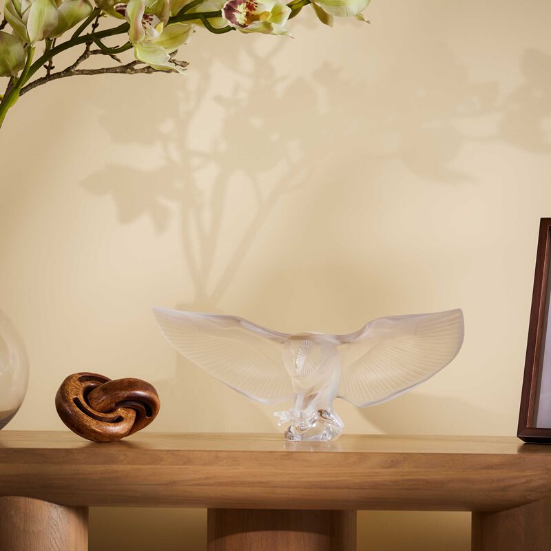 لاليك منحوتة على شكل بومة حظيرة صغيرة شفافة